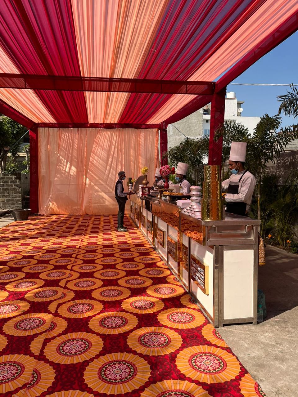 Live Buffet & Bar